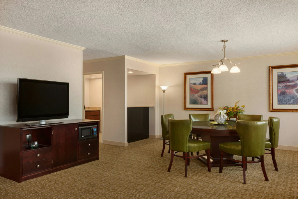 Hilton Fort Wayne at the Grand Wayne Convention Center