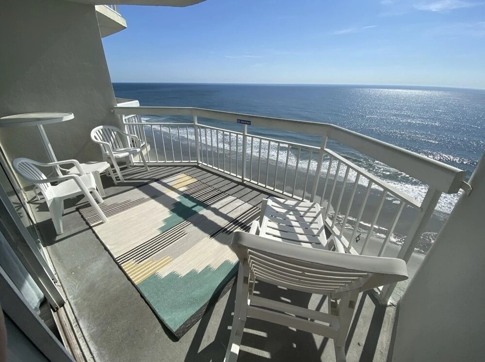 1108 Waters Edge Resort 1 Bedroom Condo by Redawning