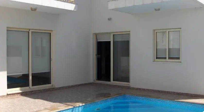 Sunny Villa