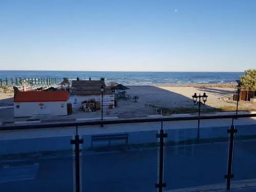 WAVE 1 Promenada Apartments