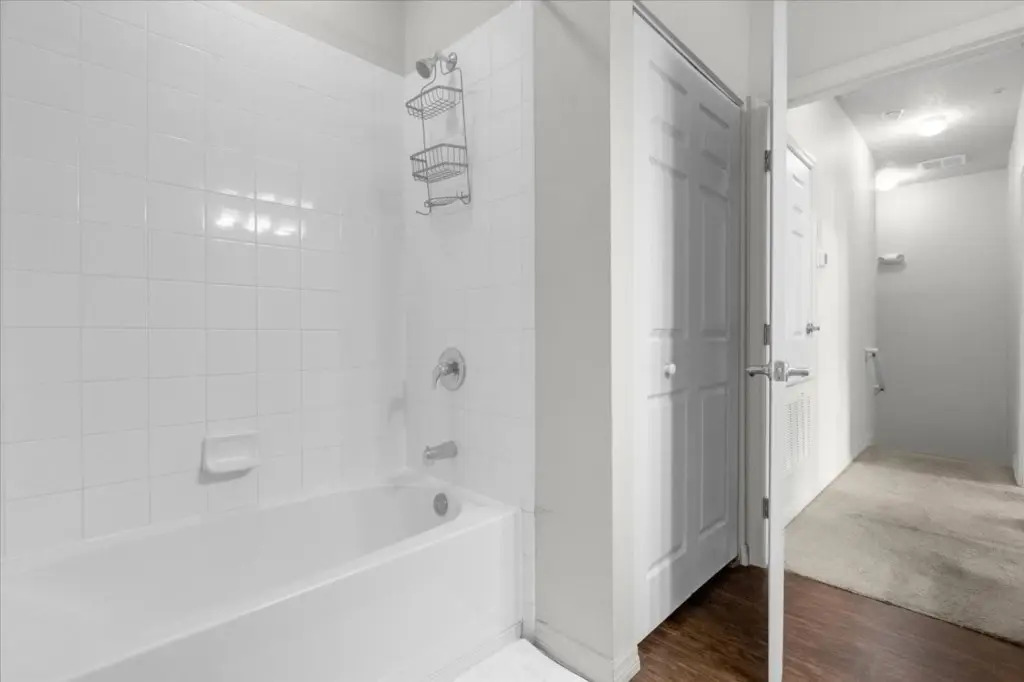 3 Bd 2 Ba Lucaya Village 22-103