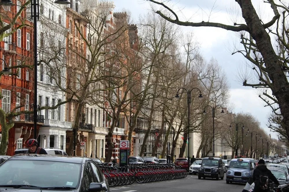 Kensington 3 Bed 2 Bath Apartment