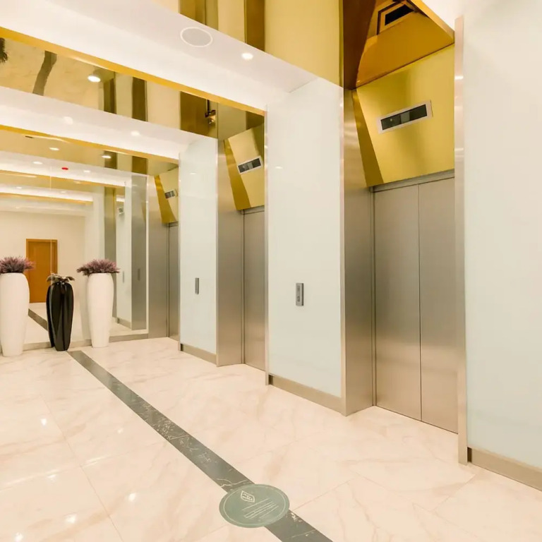 Comfort Inn ☆ Orbi City
