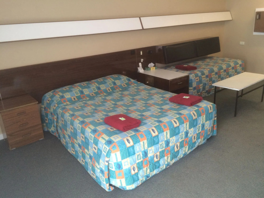 City Beach Motel