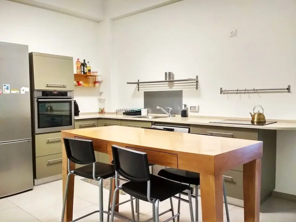 2BDR Masaryk Square Apt Central Location