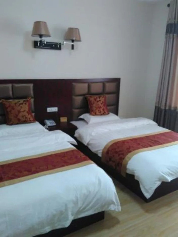 Xianyang Run 8 Business Hotel