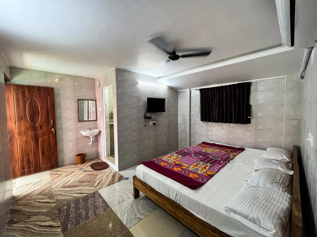 Royal Grandee Hotel