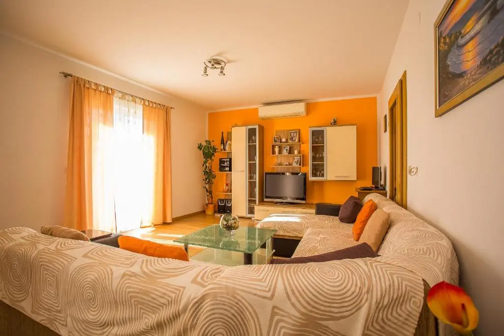 Apartments villa Mira