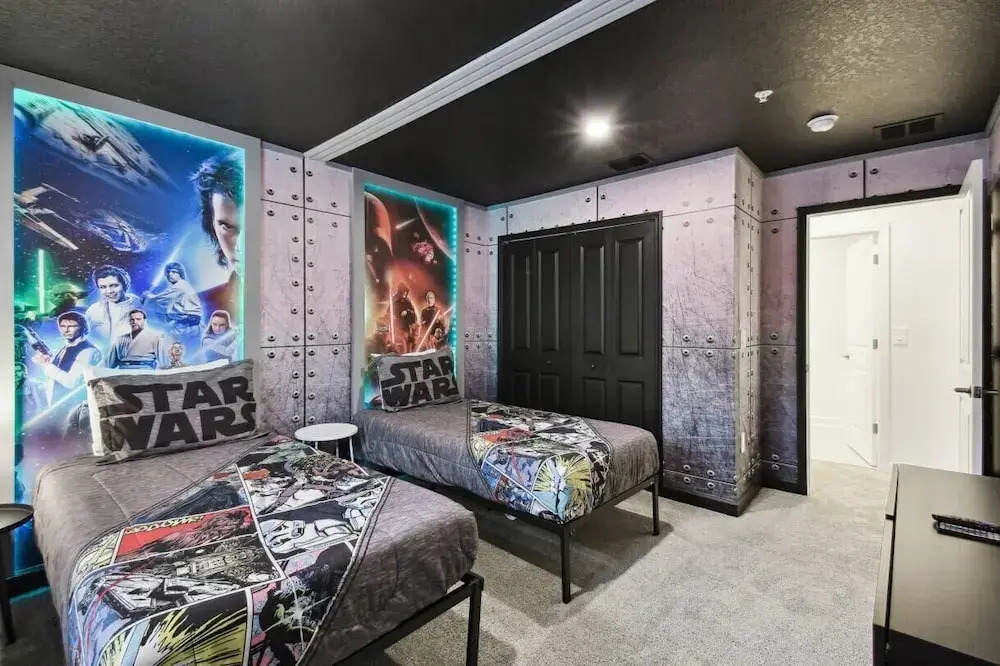 Storey Lake - Private Pool- King Bed - 4BD/3BA
