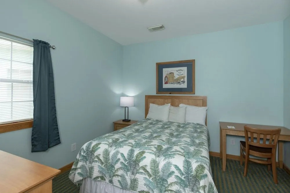 D&R Pelican Bay Resort