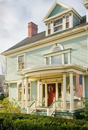 A B&B at The Edward Harris House Inn