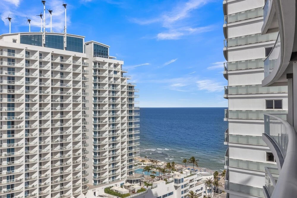 Stunning Oceanfront Condo W/ Extended Balcony 2 Bedroom Condo by RedAwning, Fort Lauderdale