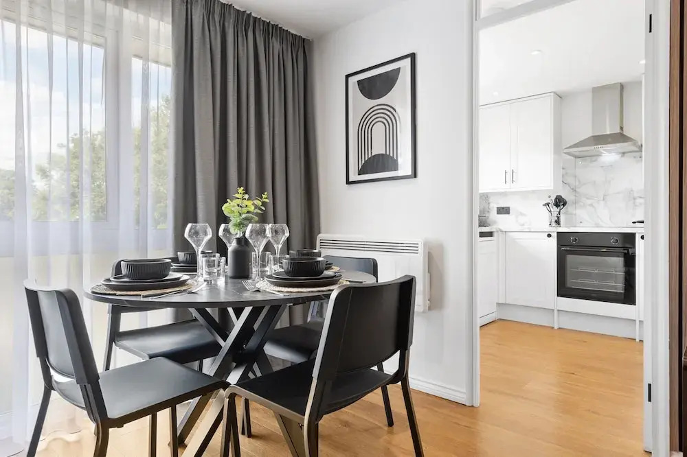 London Grove Apartments