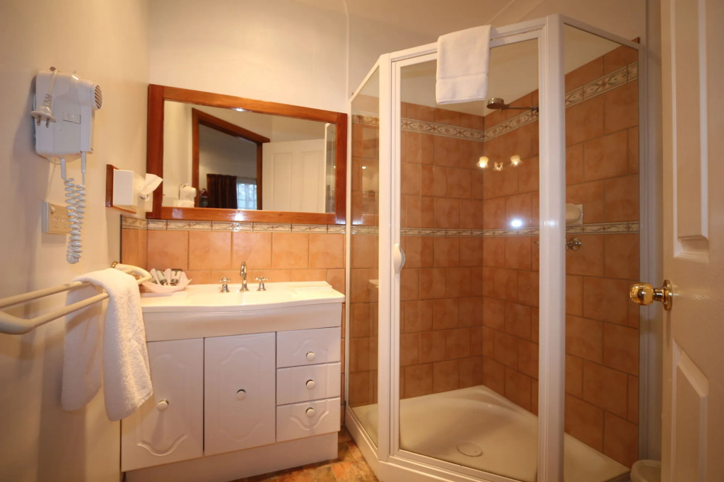 Swansea Cottages & Lodge Suites