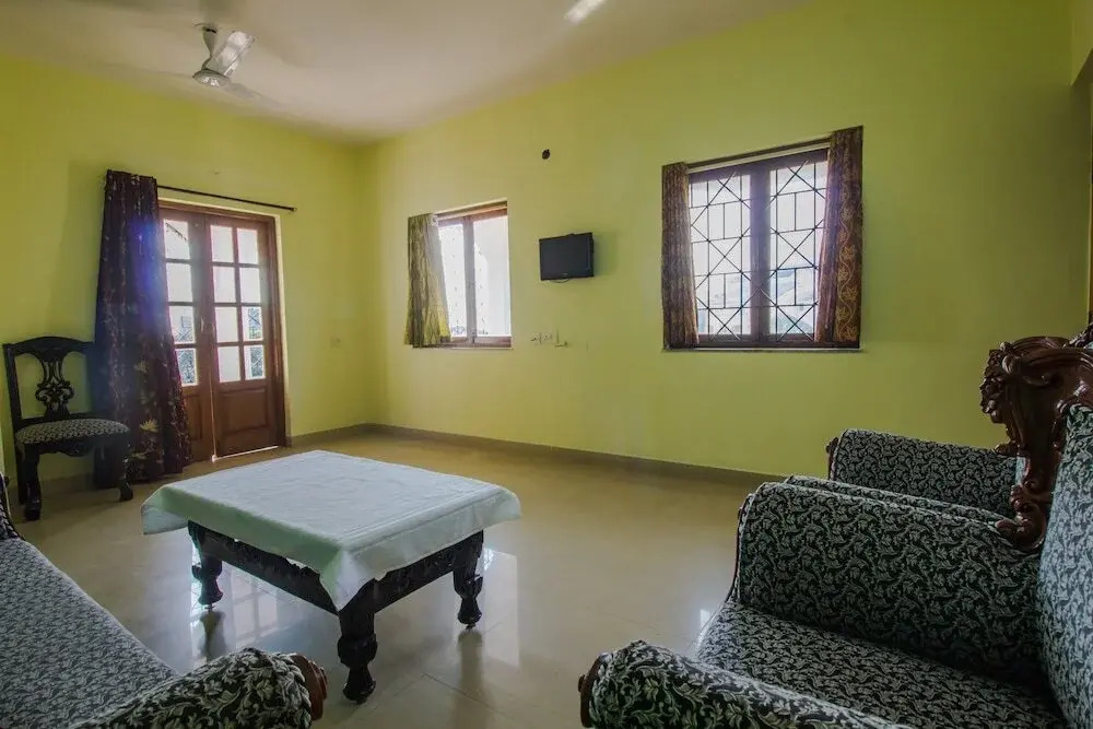 Amu Residency Guest House by OYO Rooms