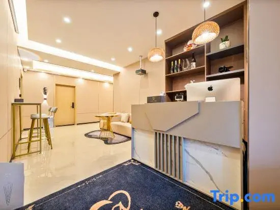 Love Ta · Lane Side Light Luxury Smart Homestay