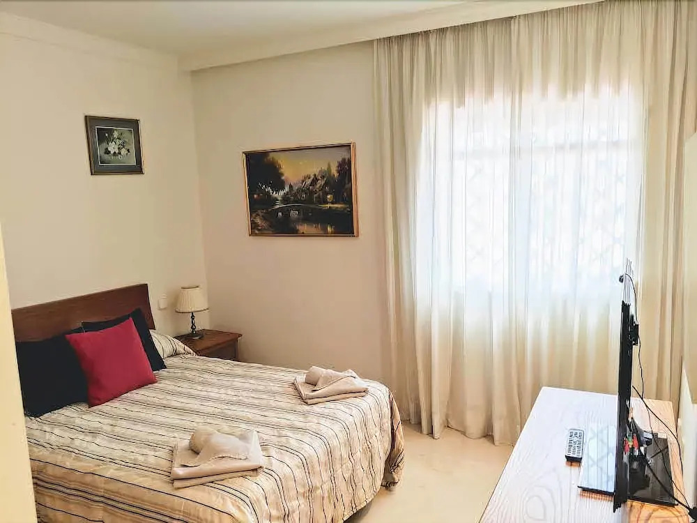 Spacious Neuva Andalucia 2 bed Apt