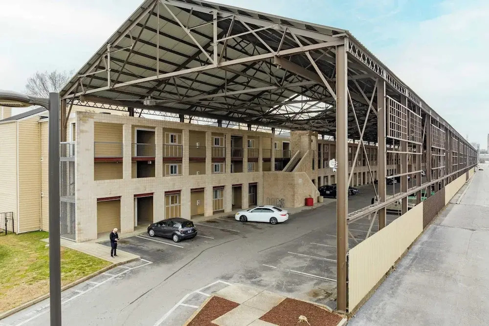 Cumberland River Views, Walk to Broadway, Downtown & Stadium Rockin' Riverfront