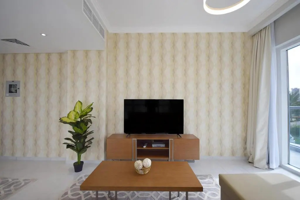 KeyHost - Regent Court JVC - K170