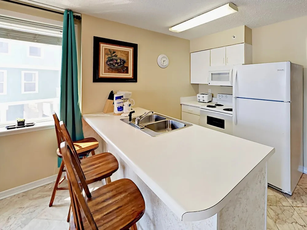 561 East Beach Blvd Condo Unit 208 2 Bedrooms 2 Bathrooms Condo