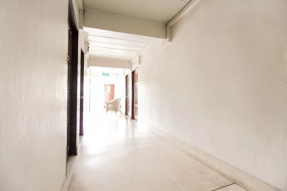 OYO 335 Top Inn Khaosan