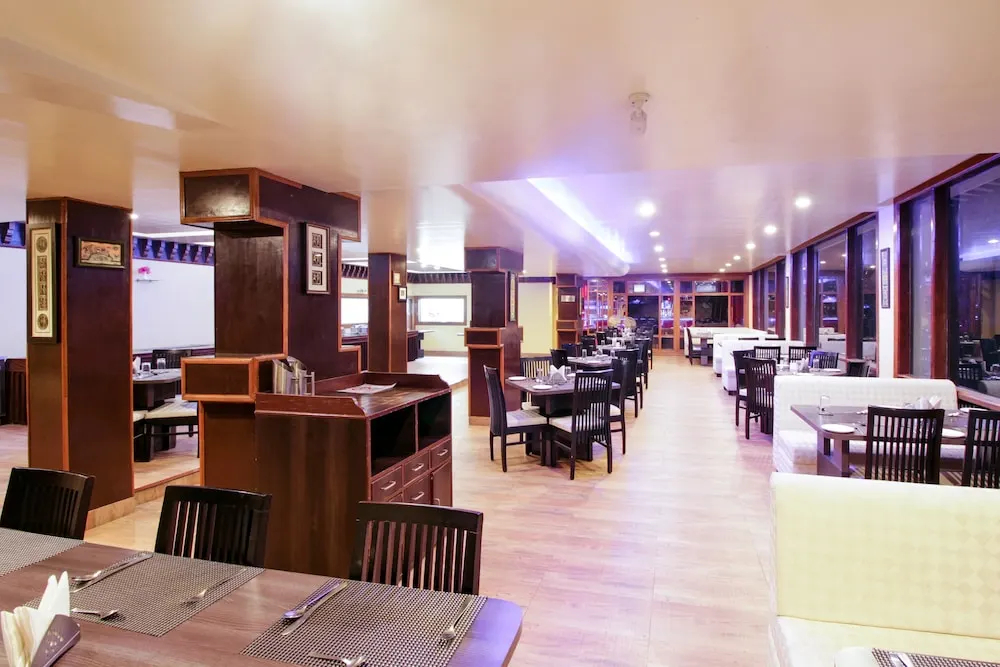 Hotel Tara Palace