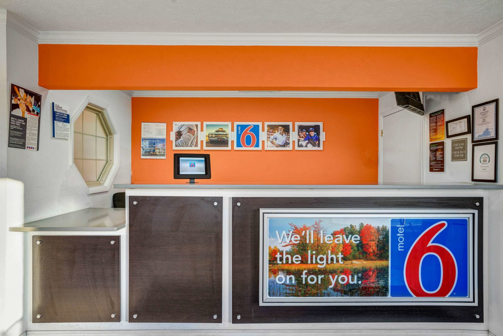 Motel 6 Hillsville, VA