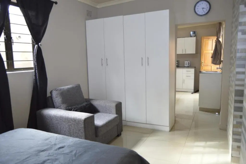 Bluff Marine Drive Self Catering Cottage B