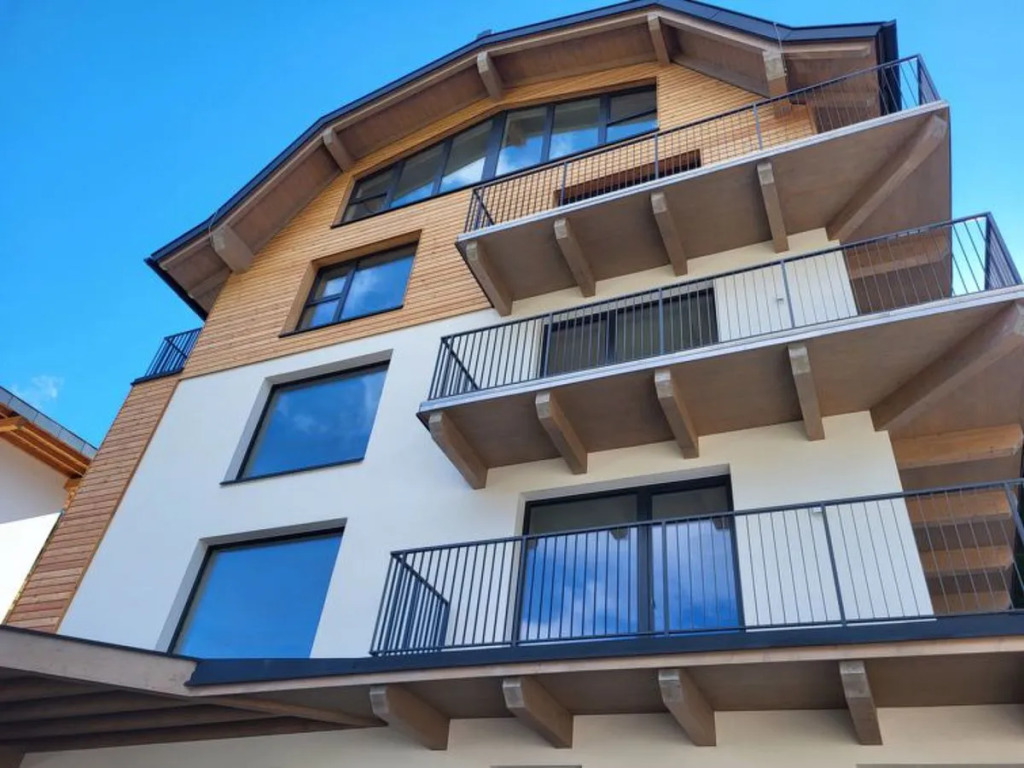 Apartment Top 2 See