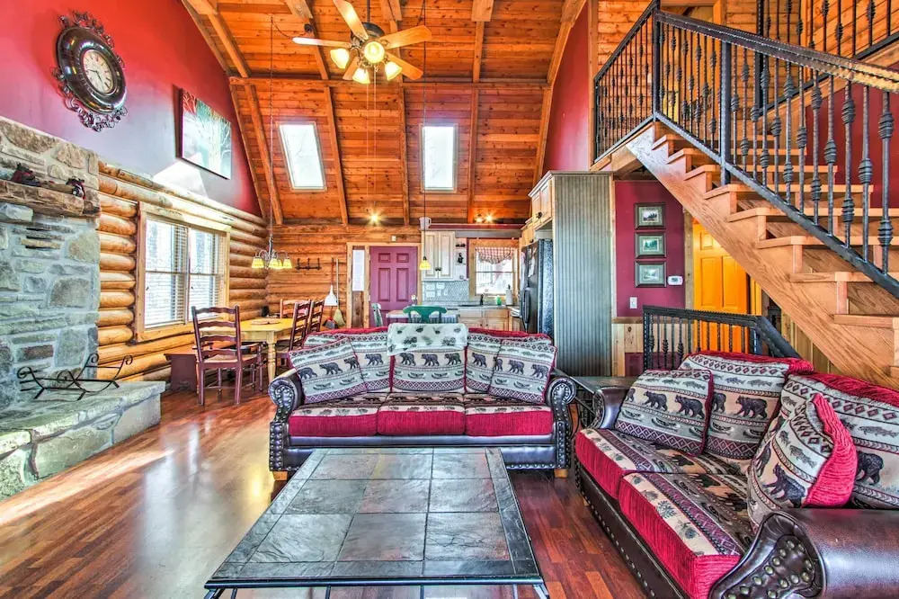 2 Mi to Ober Mtn: Hot Tub & Deck at Cozy Cabin