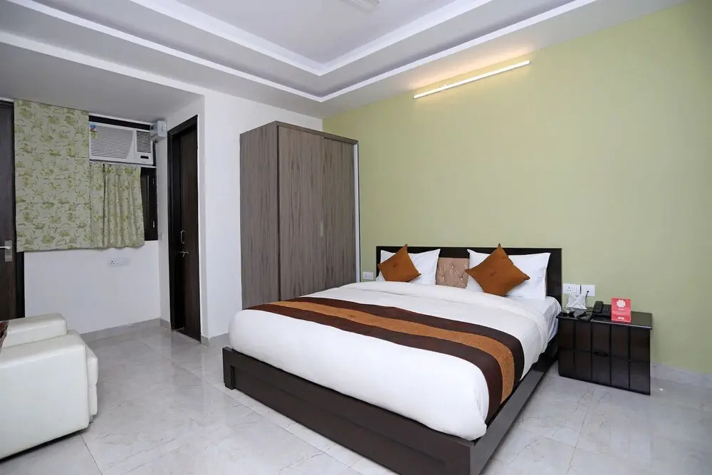 OYO 10581 DLF Phase 3