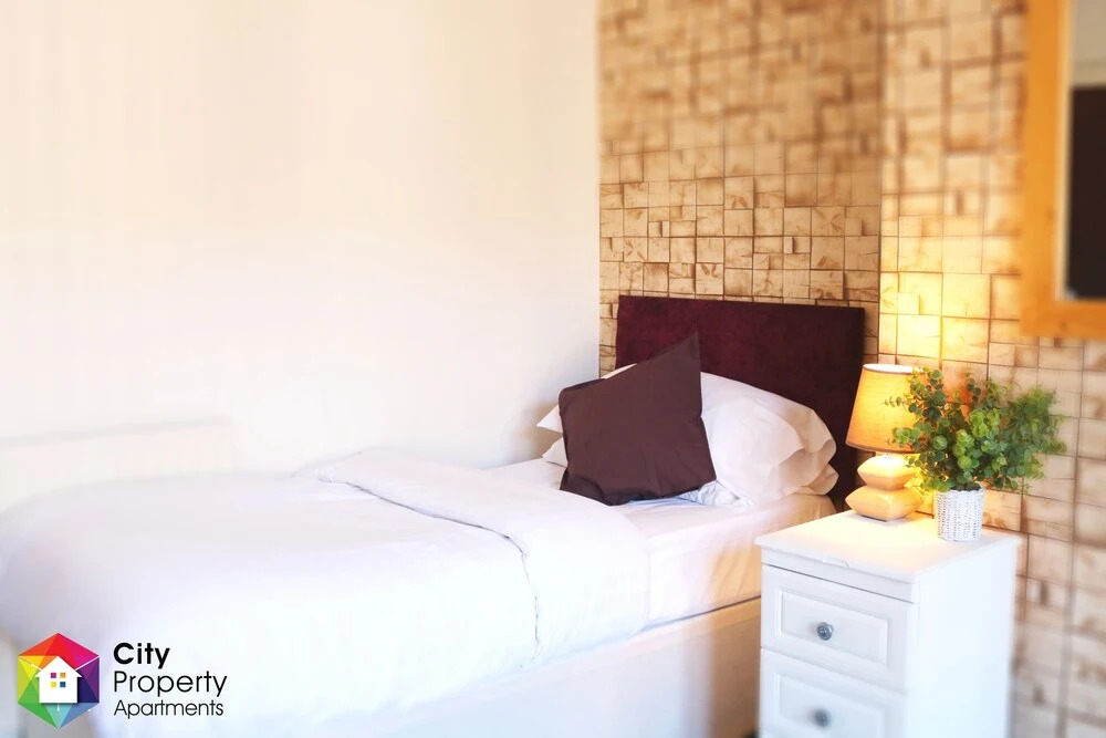 City property - Stanton Apartment
