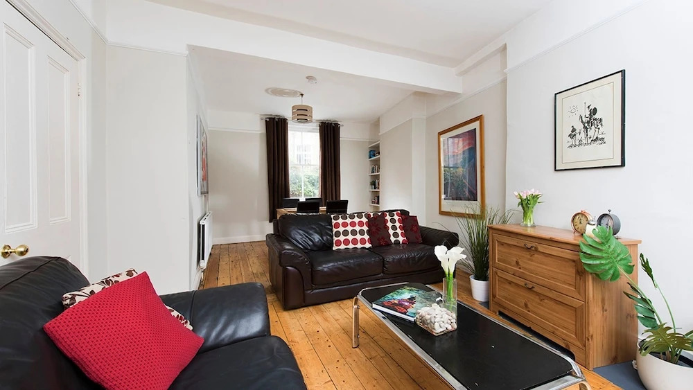 Spacious 6BR House near Trendy Brixton