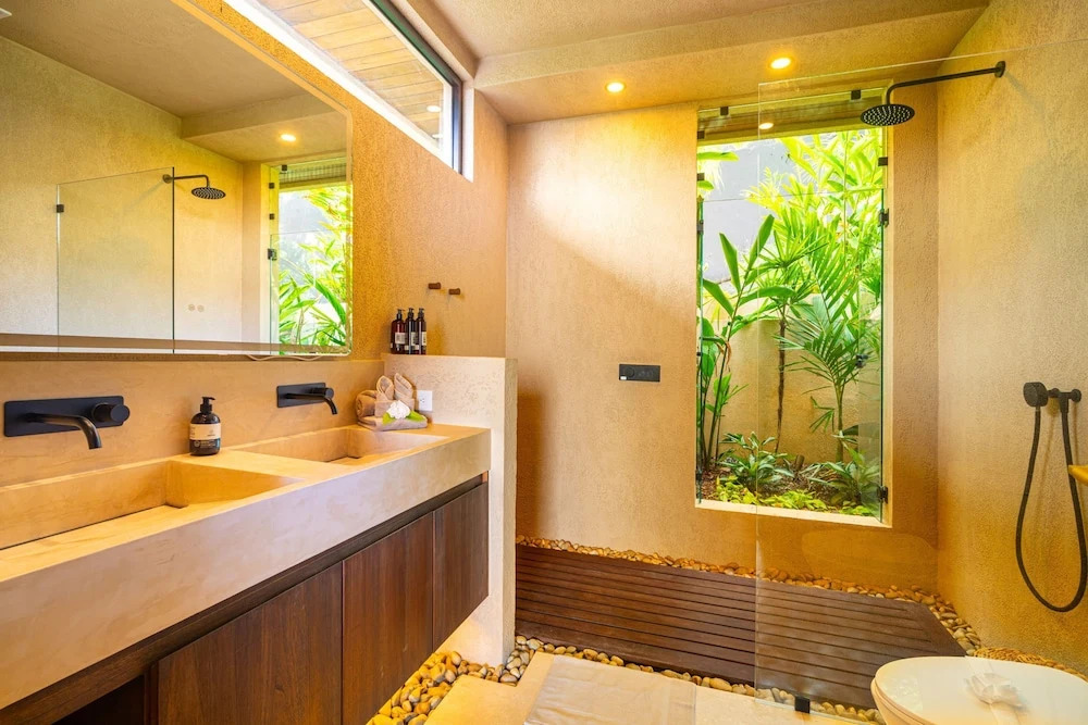 Riverstone Elevated Living Near Beach Town