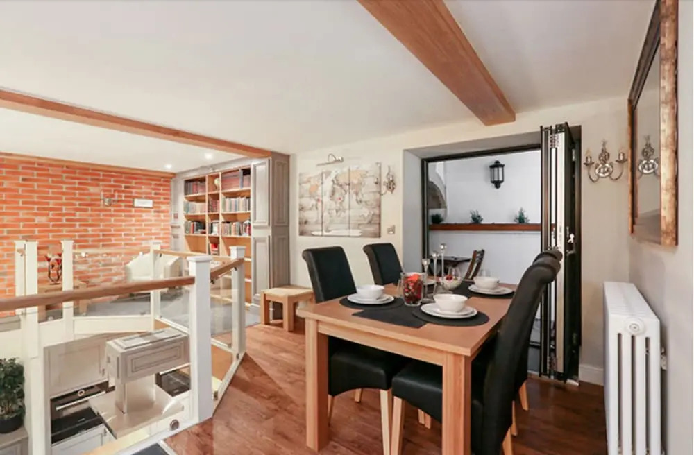 Stunning 2 Bed Property
