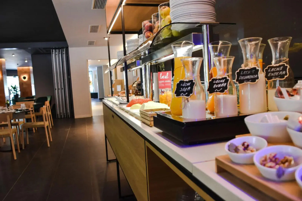 Aparthotel Atenea Valles