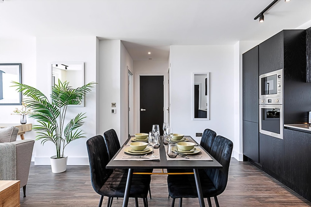 Stylish and Bright West London Gem