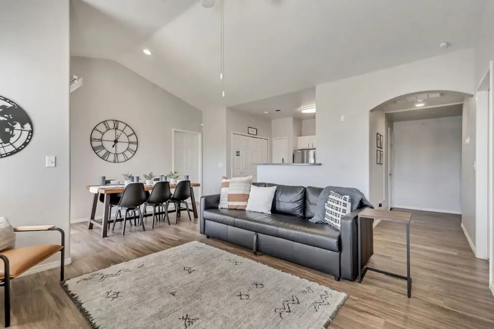 Luxury Apartment - Hot Tub - Gym - Free Parking