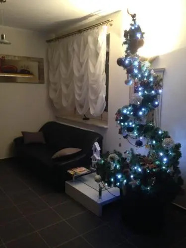 PLATINIUM House ex Royal House