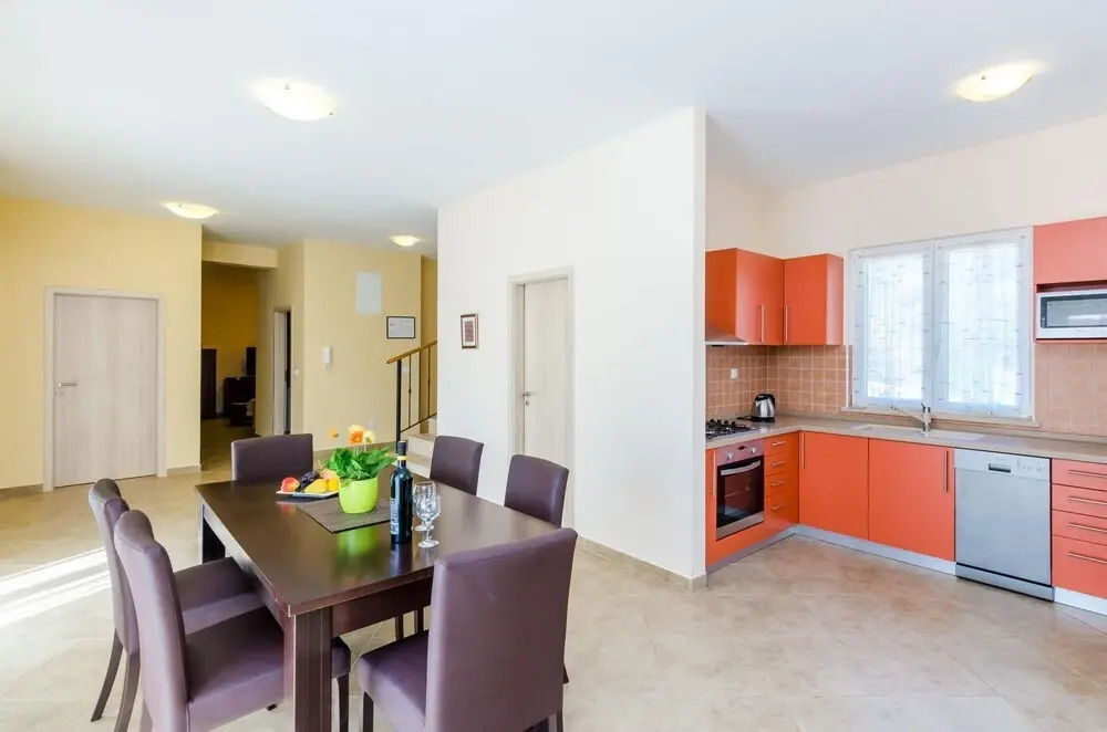 Villa Leona - Three-bedroom Villa With Private Pool ID Direct Booker 10945