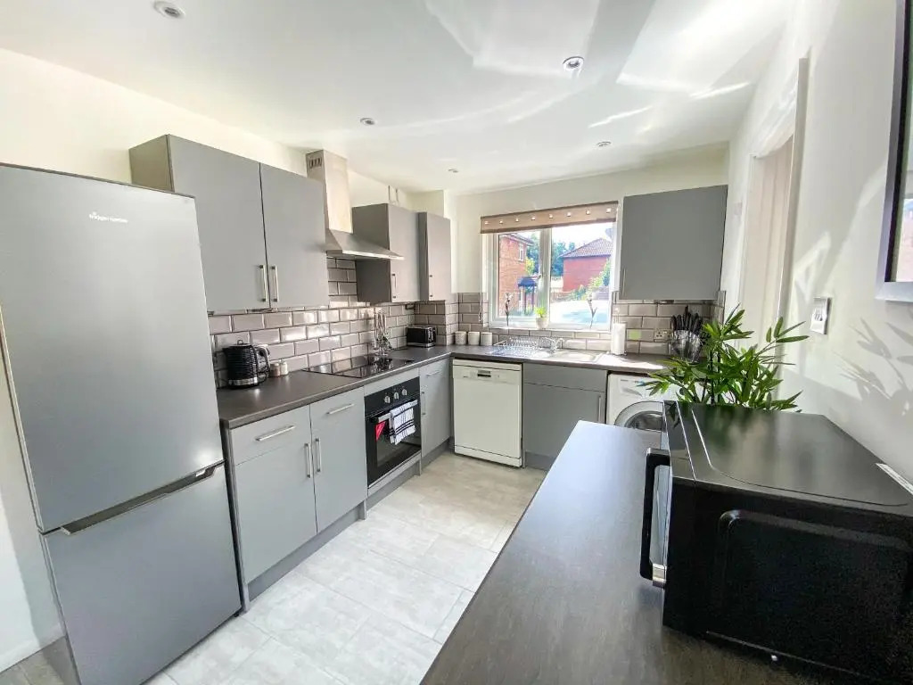 Contractor House - Free Parking - Garden - CMK by Comfy Workers