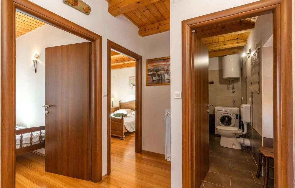 Awesome Home In Malinska With Wifi