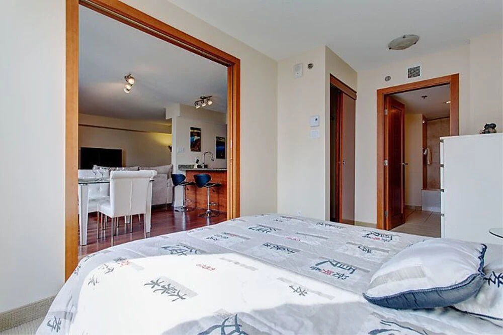 Palais-des-Congrès Furnished Suites by Hometrotting