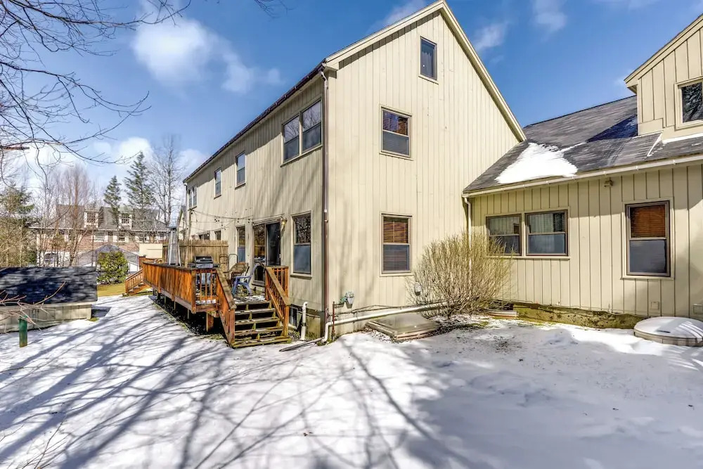 West Dover Townhome Near Mount Snow Shuttle Stop!