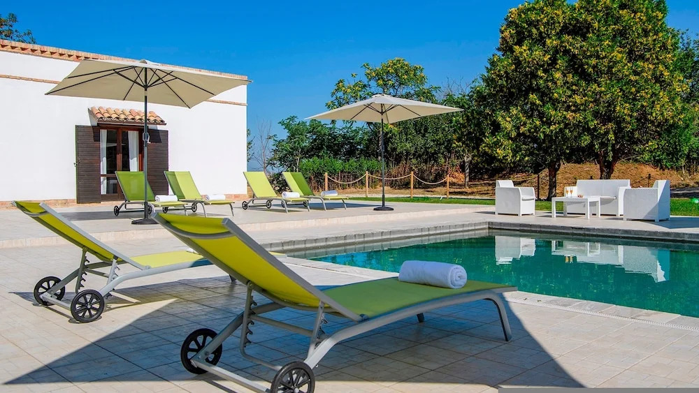 VILLA ARDENTE 12&1, Emma Villas