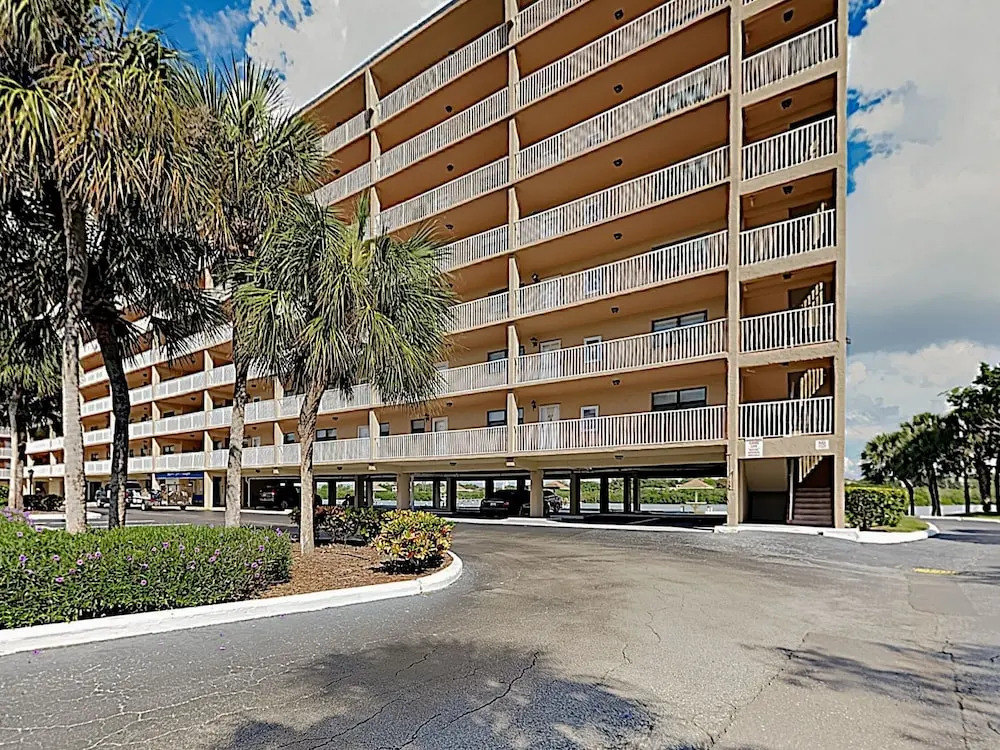 New Listing! Waterfront W/ Pool & Dock 2 Bedroom Condo