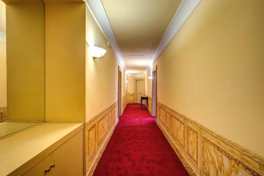 CIR 6380 V Twin B Stylish Renovated Flat in Vatican Area