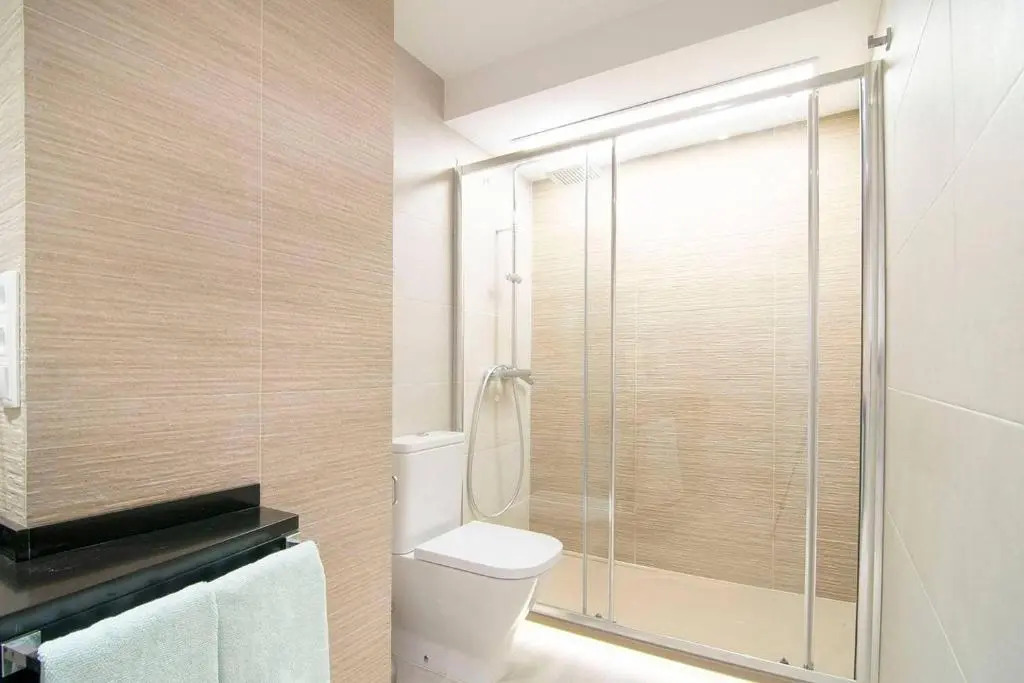 Beautiful Apartment next to Santiago Bernabeu by Batuecas