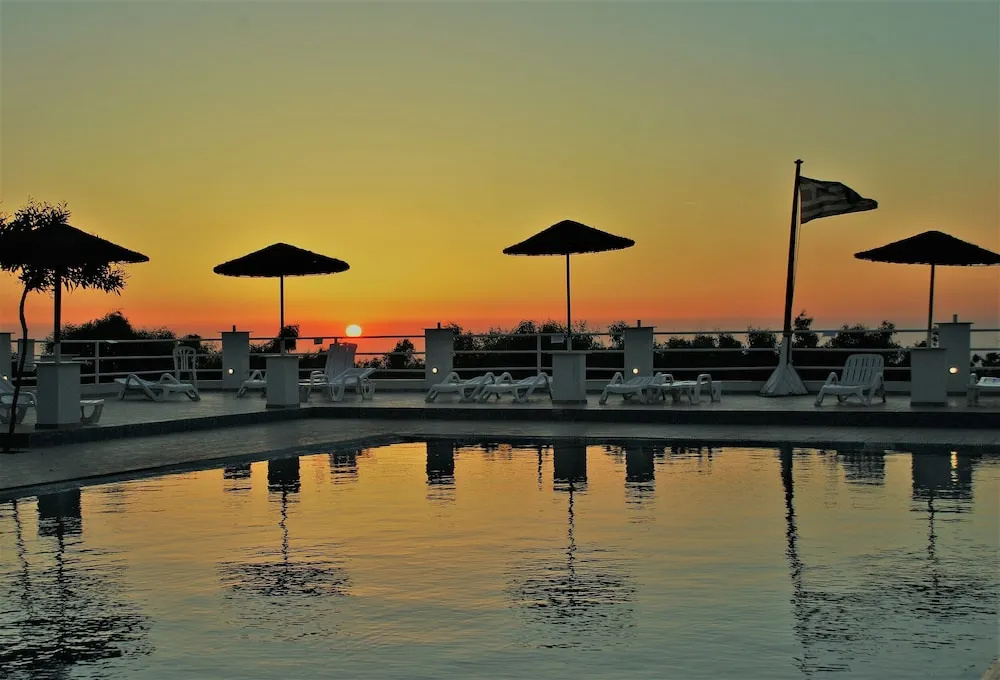 Santorini Youth Hostel