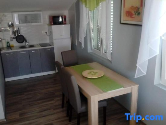 Studio Apartment Aparments Mendula